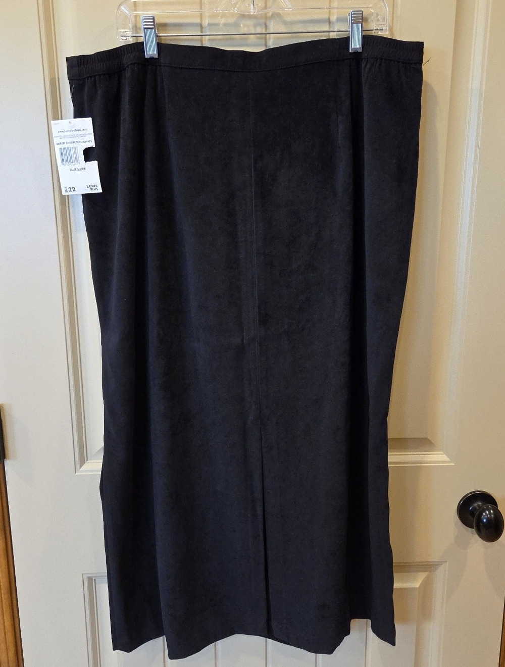 Kathy Ireland Plus Black Faux Suede Maxi Skirt Size 22 High Rise Minimalist - Picture 2 of 14